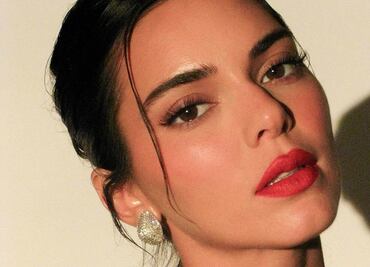 Kendall Jenner se viste de marrón chocolate, tono favorito del otoño