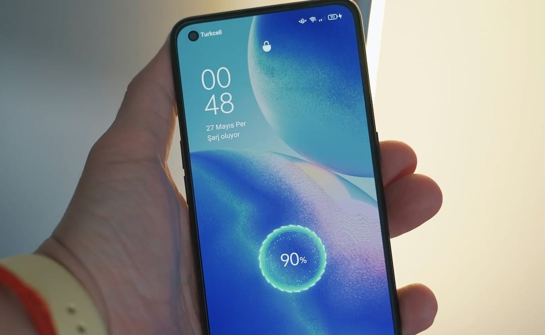 Con estos consejos puedes prolongar la duración de la batería de tu celular. Foto: Unsplash