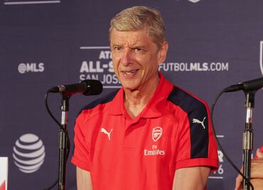 Vela, uno de los mejores delanteros en Europa: Wenger