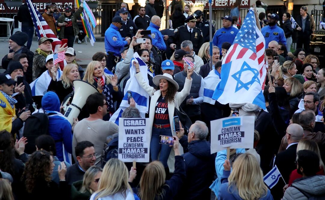 Los manifestantes, de todas las edades, portaban carteles como "No existe Palestina, es solo Jordania", o "Dios está de nuestro lado". Foto: AFP