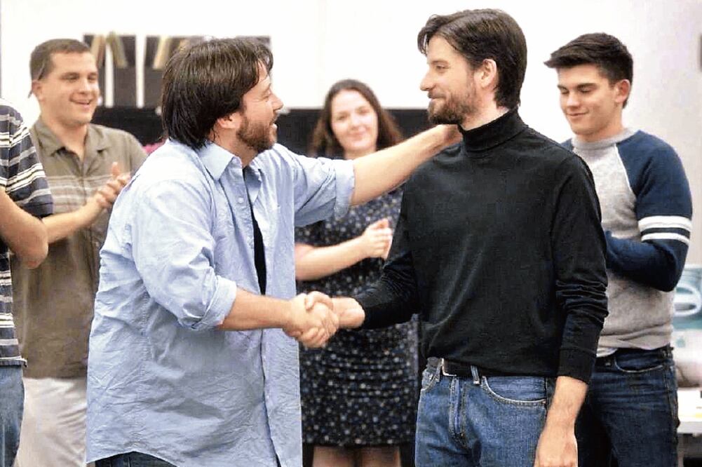 Confrontarán en tv a "Mentes brillantes"