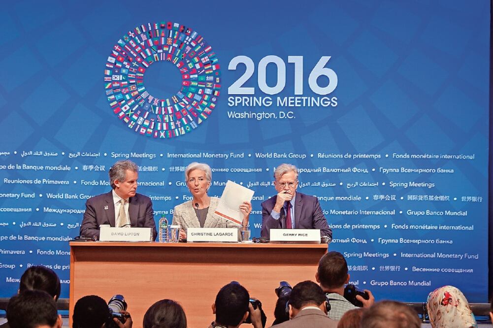 Sobre el caso Panama Papers, la directora gerente del FMI, Christine Lagarde, destacó los esfuerzos de la iniciativa para evitar la erosión de la base fiscal y el traslado de beneficios que impulsa la OCDE. (CORTESÍA DEL FMI)