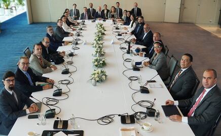 Publican "foto oficial" del diálogo entre gobierno de Venezuela y oposición en México