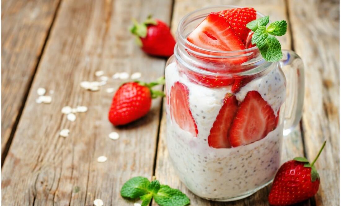 Foto: istock/ Avena con chía y fresas
