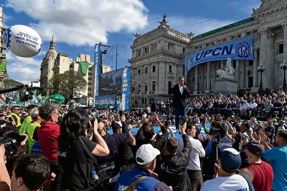 El ministro de Economía de Argentina y candidato presidencial por el partido Unión por la Patria, Sergio Massa, durante un mitin de campaña en Buenos Aires. Luis Robayo | AFP