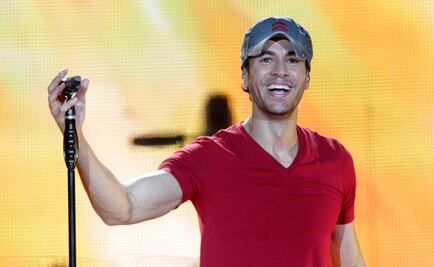 Enrique Iglesias aún no recupera sensibilidad en un dedo