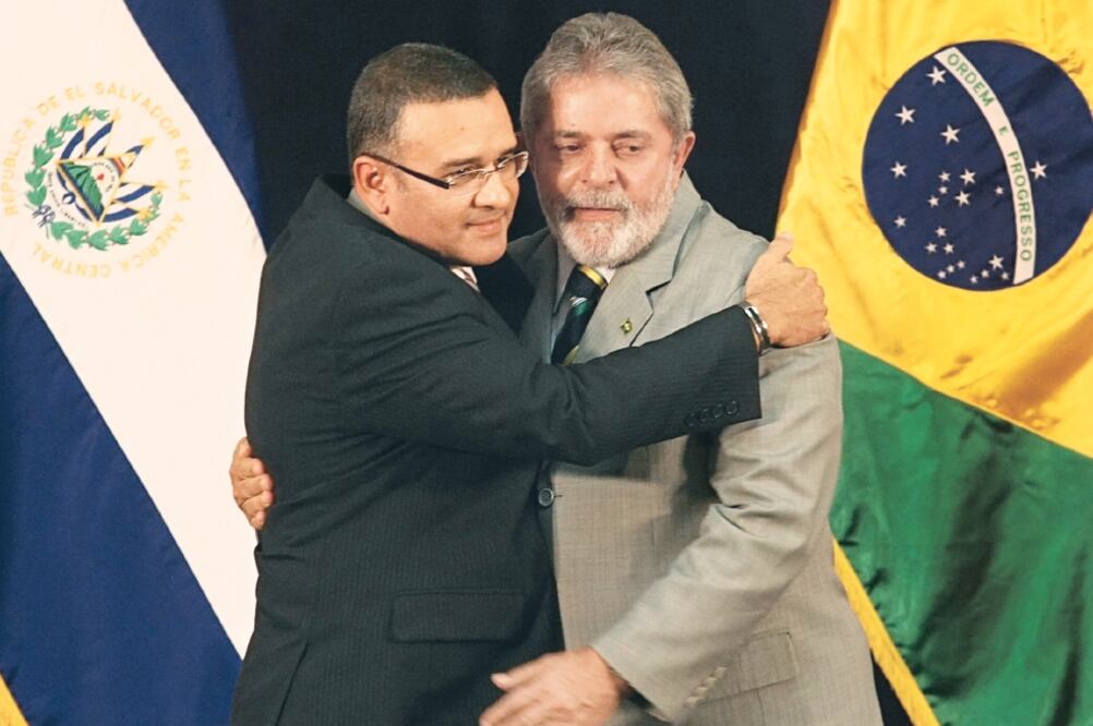 El ex presidente Luis Inácio Lula Da Silva de Brasil junto al ex mandatario salvadoreño Mauricio Funes durante una visita a ese país (LA PRENSA GRÁFICA. GDA)