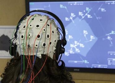 Computadora analizará estrés en controladores de tránsito aéreo
