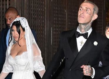 Kourtney Kardashian y otras famosas que se casaron con vestidos nada tradicionales