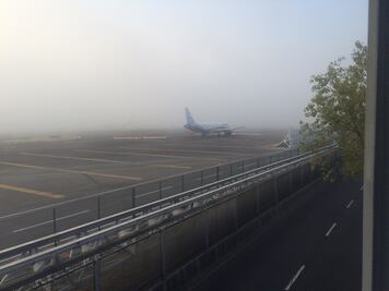 Reanudan aterrizajes en el AICM