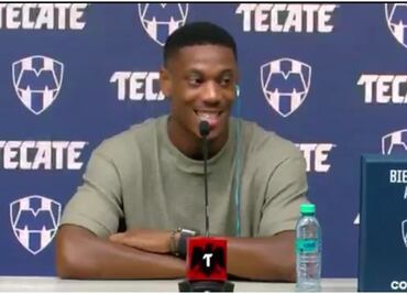 Así reaccionó Anthony Martial al escuchar la alerta del simulacro nacional en su presentación con Rayados de Monterrey
