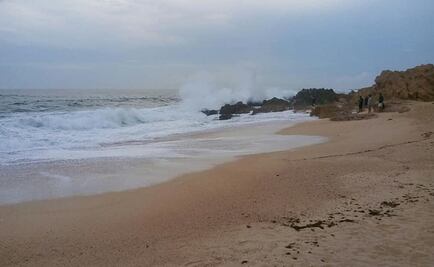 Por "John" cierran puerto de Los Cabos a embarcaciones menores