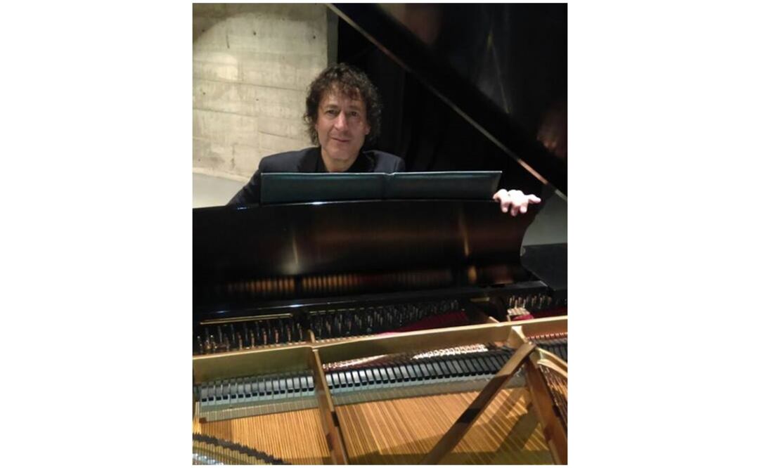 El pianista Carlos Alberto Pecero. Foto: Tomada de la Página de Facebook del pianista Alberto Pecero