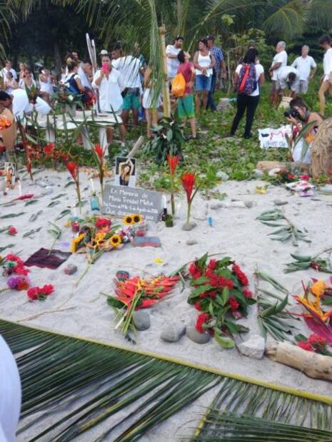 Realizan vigilia y marcha blanca en playa de Costa Rica en honor a mexicana asesinada