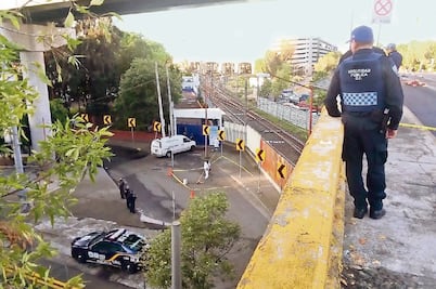 Van tras pista de 4 vehículos por caso de destazados