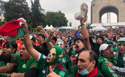 Casi 5 mil aficionados disfrutaron del partido México VS Polonia en el Monumento a la Revolución