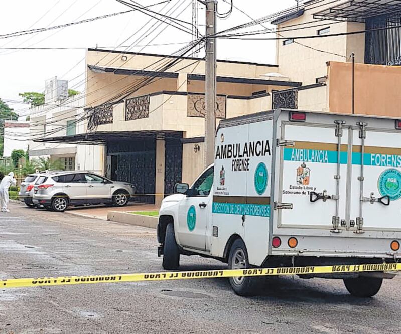 La empresaria fue baleada en su domicilio, en la calle Paseo de las Ilusiones en el fraccionamiento Prados de Villahermosa. Vecinos aseguran que se pretendía instalar seguridad a la entrada. Foto: LUMA LÓPEZ. EL UNIVERSAL