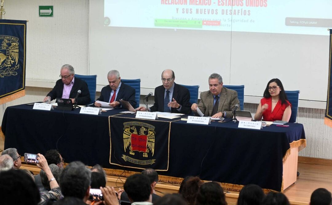 “Seminario Internacional de Gobernanza Global Relación México-Estados Unidos y sus Nuevos Desafíos” en la UNAM (4/10/2025). Foto: Especial