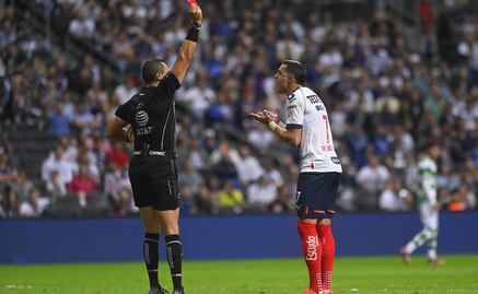 Rogelio Funes Mori podría ir a Selección tras ser expulsado en el Monterrey - Santos Laguna