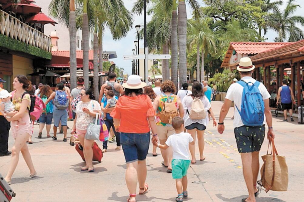 Cancún recibirá más vuelos para la temporada de invierno 2019, entre ellos cuatro semanales desde Washington, Estados Unidos. Foto/ESPECIAL