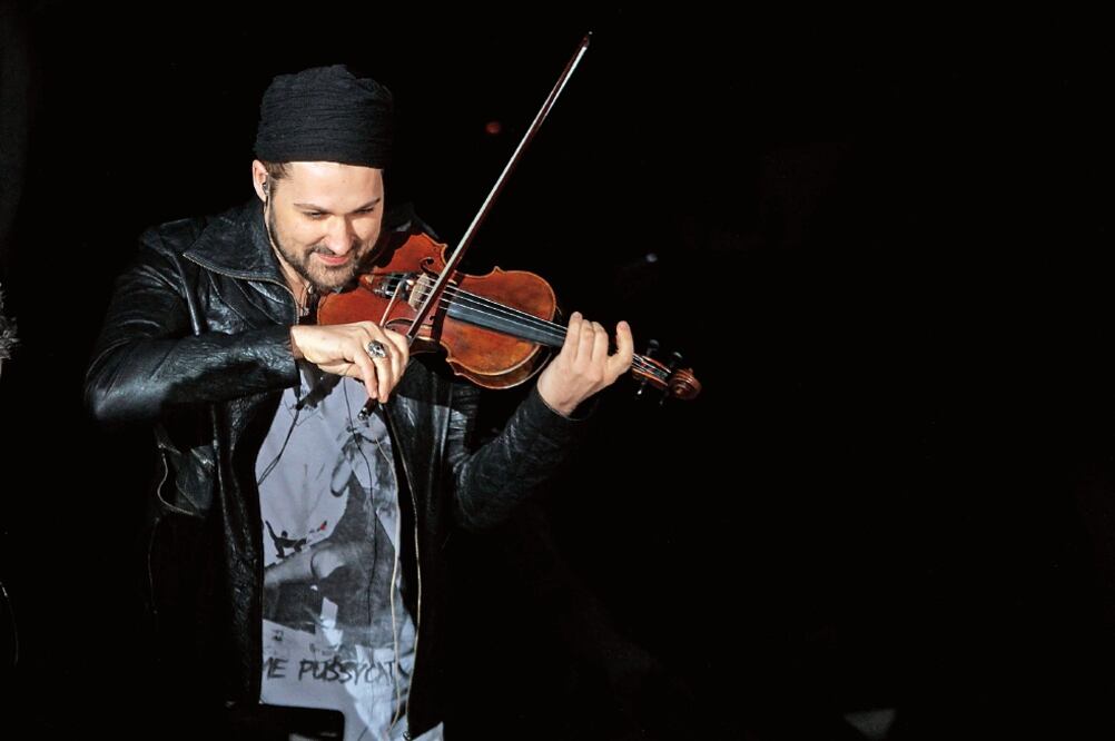 Demostró que con su violín domina cualquier género musical (CARLOS MEJÍA. EL UNIVERSAL)