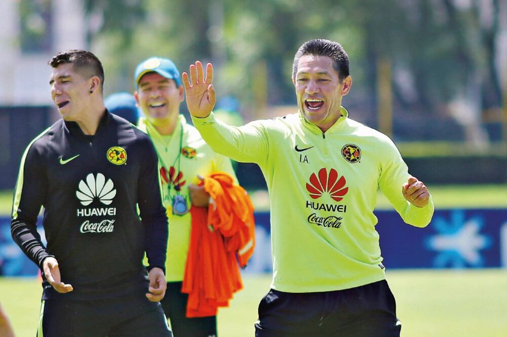 Para el torneo en que el América cumple 100 años la directiva le dio al técnico seis refuerzos con la intención de lograr el campeonato (HUGO ÁVILA. IMAGO7)