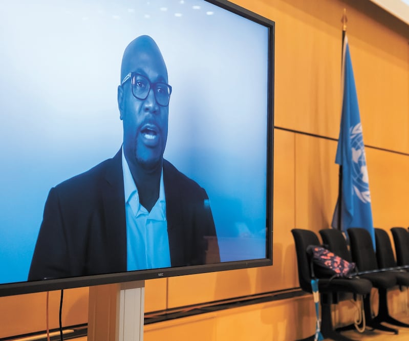 Philonise Floyd habló por videomensaje ante el Consejo de Derechos Humanos de la ONU, donde inició un debate sobre el racismo. MARTIAL TREZZINI. AP