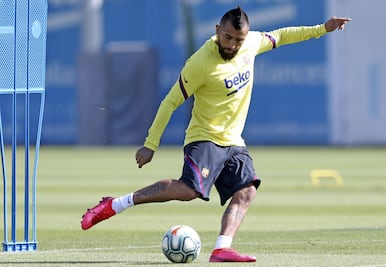 Arturo Vidal 'revienta' a Marcelo Bielsa, "Lo alaban en exceso"