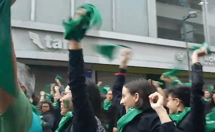 Mujeres se congregan en calle Madero previo a marcha a favor del aborto