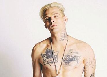 Entre lágrimas, Aaron Carter da show tras salir del clóset