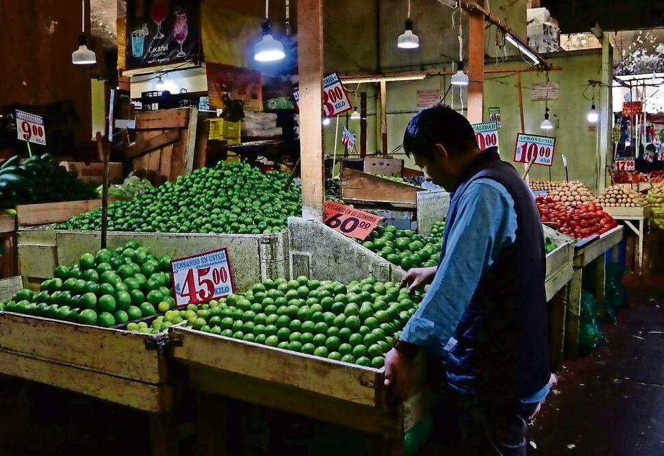 El sector empresarial advierte que el pago de derecho de piso afecta al sector agropecuario. Foto: Archivo El Universal