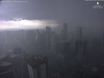 Reportan fuerte lluvia en zona poniente de la CDMX