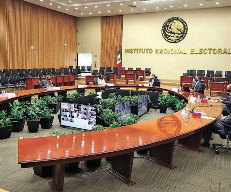 La intención del presidente López Obrador es tratar de desacreditar al INE y al Tribunal Electoral para argumentar fraude, dicen. Foto: ARCHIVO EL UNIVESAL