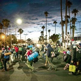 Gobierno de Baja California pide desviar a otros puertos fronterizos las caravanas de migrantes