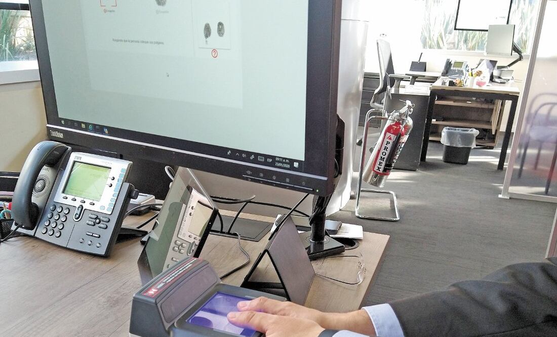 Los bancos capturarán al menos seis huellas dactilares del cliente para la identificación biométrica y servirá para cuentas, retiros y otros servicios. Foto: CORTESÍA