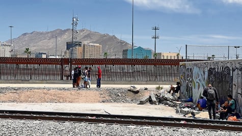 Por falta de citas en la app, migrantes se exponen a cruzar