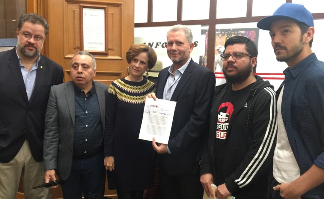 Colectivo Seguridad sin Guerra y diversas personalidades en la SCJN. Foto: Diana Lastiri/EL UNIVERSAL