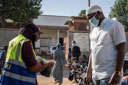 Por ébola, Uganda cierra su frontera con República Democrática del Congo; hay excepciones para equipos de respuesta a la epidemia