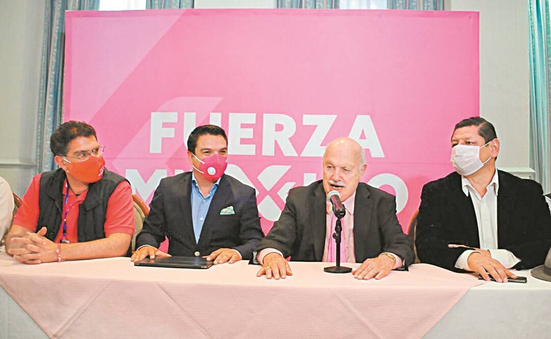 El obispo emérito de Ecatepec, Onésimo Cepeda Silva, hizo pública su intención de buscar una diputación local por el partido Fuerza por México la tarde del lunes en un hotel de la Ciudad de México. Foto: Daniel Augusto. CUARTOSCURO