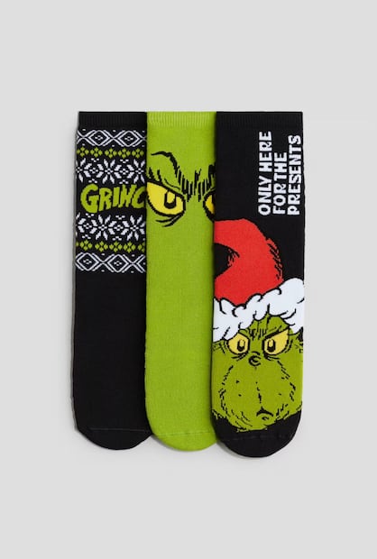 Calcetines del Grinch de H&M, un toque divertido para cualquier look navideño. Foto: Especial