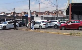 Vecinos de Tlalnepantla se vuelven “viene viene” por caos vial; obras en Periférico colapsan la zona