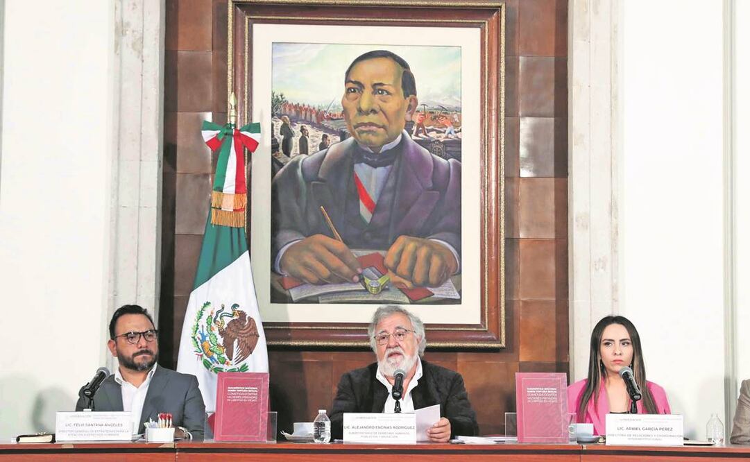 Alejandro Encinas (centro) dijo que hay 38 casos de tortura sexual identificados y que se trabaja para garantizar justicia. Foto: Diego Simón/EL UNIVERSAL