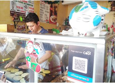 Desde cerrajeros hasta los tacos de carnitas, changarros de CDMX aceptan pagos con CoDi