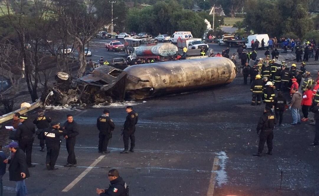 The vehicle had a rollover and exploded. (Photo: Armando Martínez/EL UNIVERSAL)
