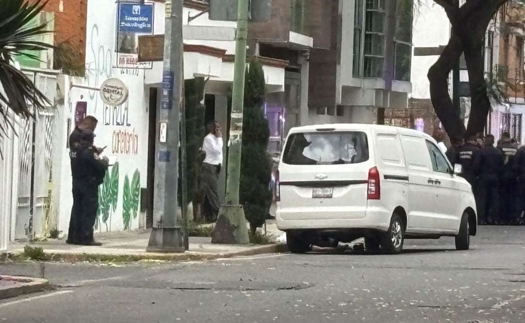 Un hombre de aproximadamente 30 años fue asesinado a balazos la tarde de este lunes frente a un establecimiento ubicado en la Gustavo A. Madero. Foto: Valente Rosas/ EL UNIVERSAL