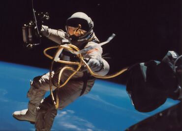 La obra de teatro inmersiva que verás sobre un columpio