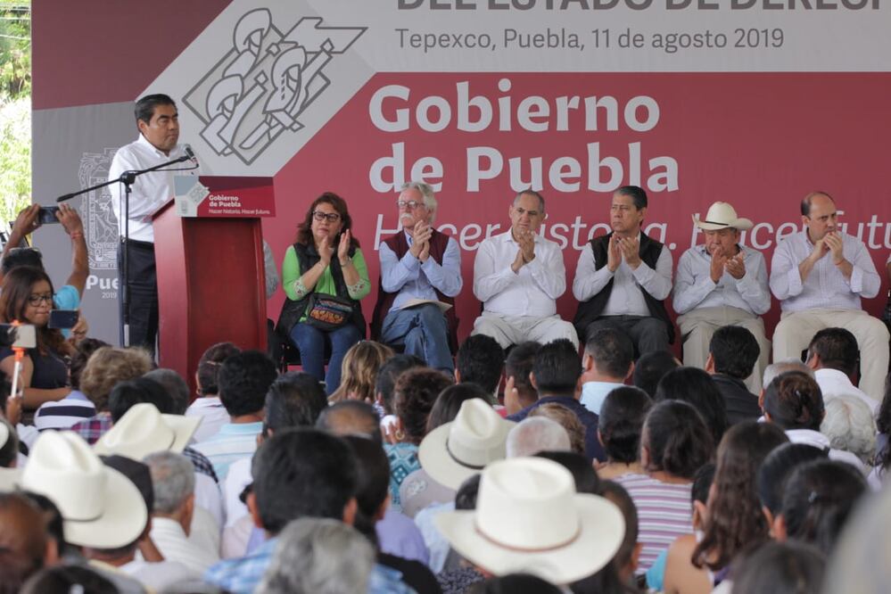 Miguel Barbosa, gobernador de Puebla en el municipio de Tepexco / Omar Contreras. EL UNIVERSAL