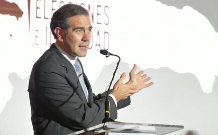 Tras revelar otra encuesta, Morena denuncia a Lorenzo Córdova por promoción personalizada