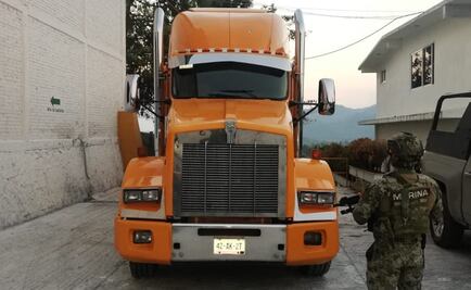 Aseguran pipa con 15 mil litros de combustible en Puebla