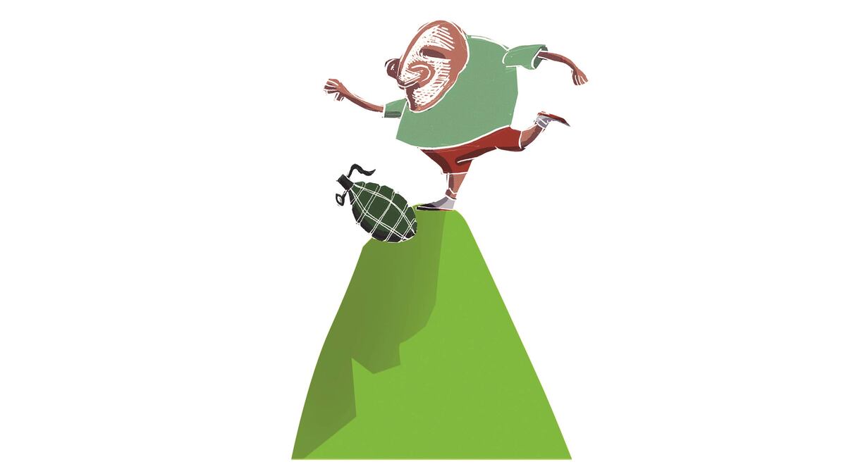 Y mientras, Cuauhtémoc Blanco juega squash en Plaza Loreto